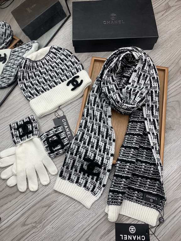 . C home. [Three-piece wool suit hat  scarf  gloves] classic suit hat! Warm and super comfortable ~ winter Miss ageing artifacts Oh ~ this winter you are missing such a set of suit hat la ~ and warm and stylish! Men's an