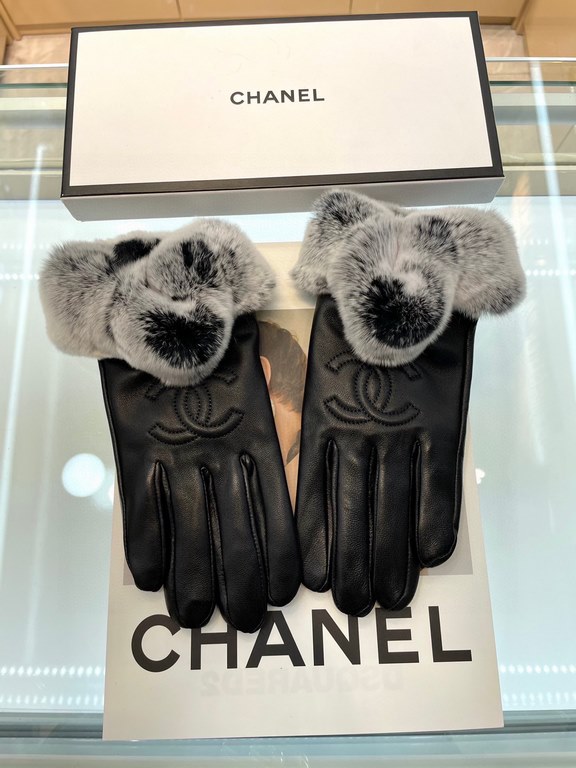 Chanel's latest embroidered double C logo Leather imported Essex skin Spiked with top-white goatskin  lazy rabbit   hair, the feel is softer and more delicate sticky greasy skin-friendly, better warmth of the natural dye