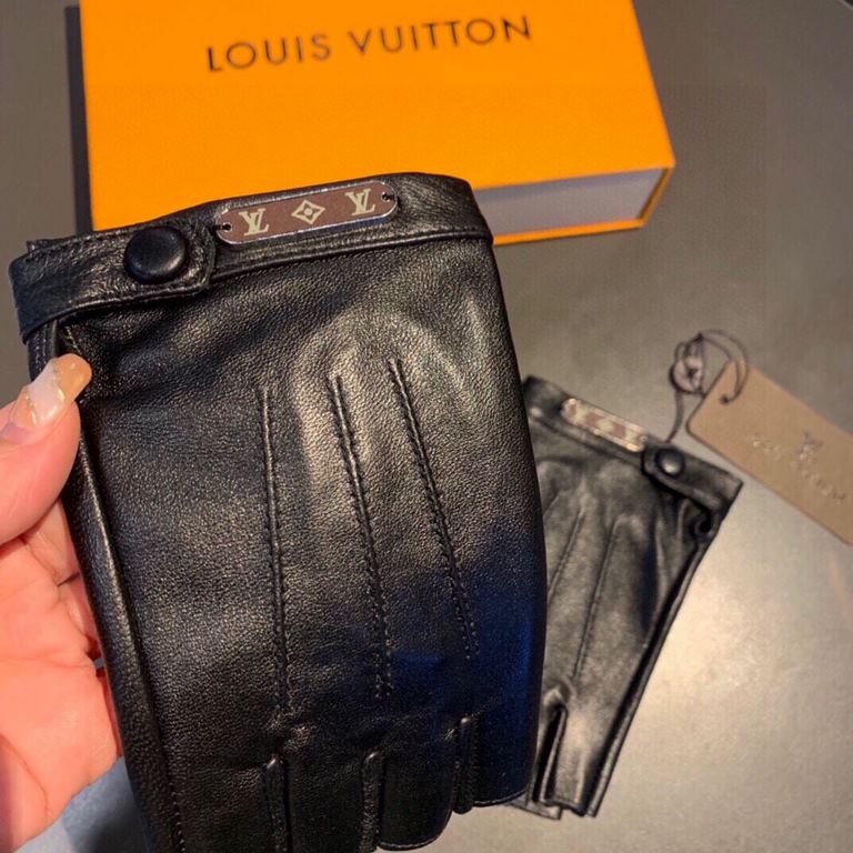 2022 LV new short gloves, fashion biker   gloves, fall and winter new cloth lining, fashion   on the hand super comfortable soft and versatile! Set beauty goddess must-have   with box   yardage ML