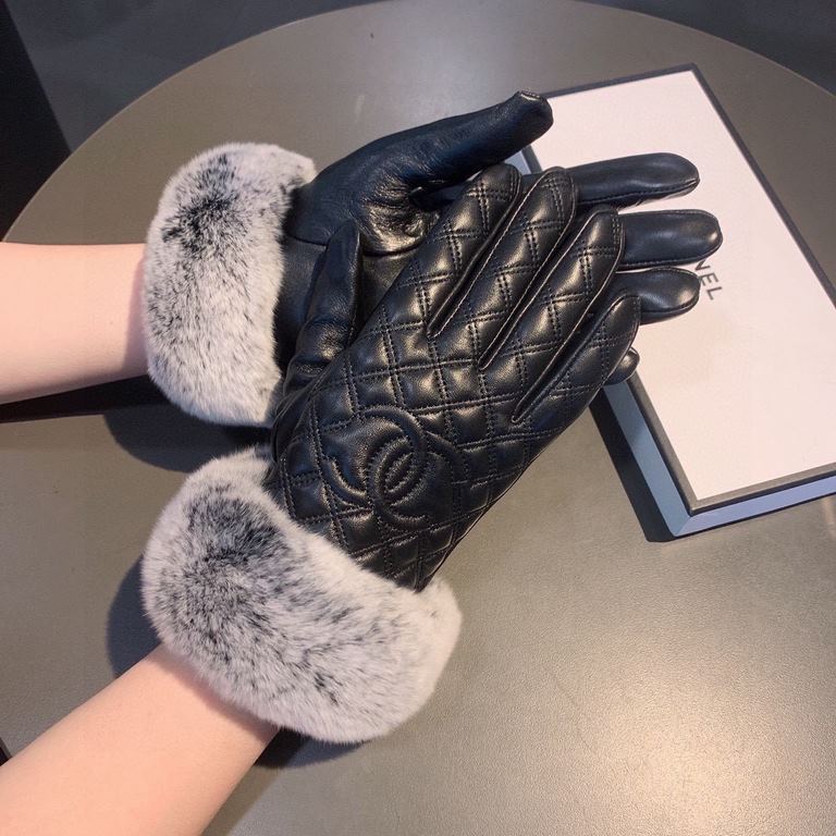 .Chanel Chanel 2022 fall and winter lazy rabbit hair sheepskin gloves   worth comparing     the same paragraph of different qualities, kill the market poor products, imported first-class sheepskin  lazy rabbit hair linin