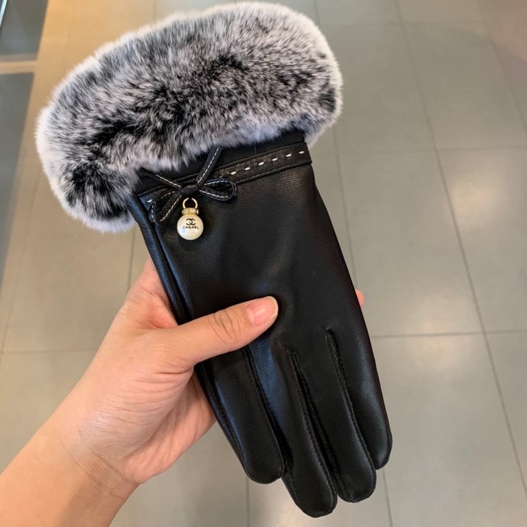 Chanel ~ Chanel Italian export original single tail single touch screen gloves Adopted top white goatskin  lazy rabbit   hair, feel more soft and delicate Skin-friendly, better warmth Natural dyes, low-temperature dyeing