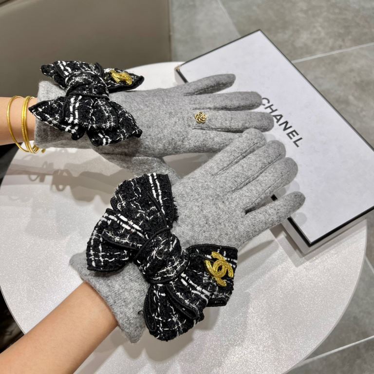 2022 new Chanel Chanel counter new wool gloves, fashion gloves, fall and winter warm padded lining, on the hand super comfortable and soft, versatile! Matching box   even size