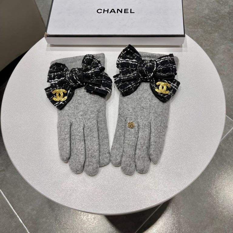 2022 new Chanel Chanel counter new wool gloves, fashion gloves, fall and winter warm padded lining, on the hand super comfortable and soft, versatile! Matching box   even size