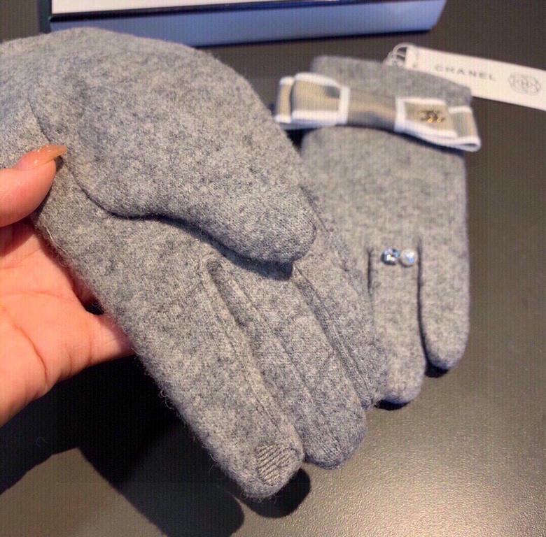 2021 New Chanel Chanel counter new wool gloves, fashion gloves, fall and winter warm padded lining, big bow   On the hand super comfortable and soft, versatile! With box   average size