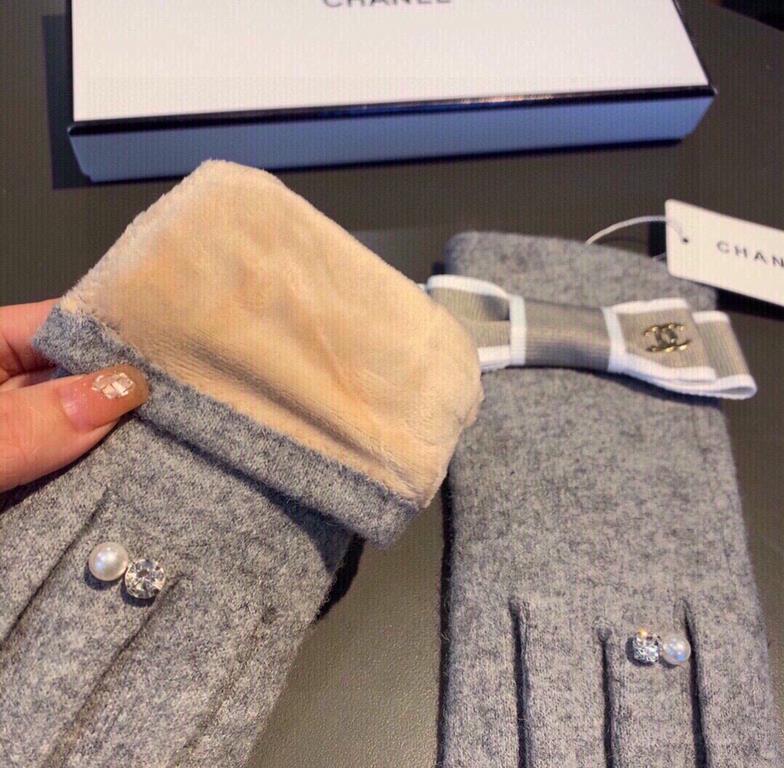 2021 New Chanel Chanel counter new wool gloves, fashion gloves, fall and winter warm padded lining, big bow   On the hand super comfortable and soft, versatile! With box   average size