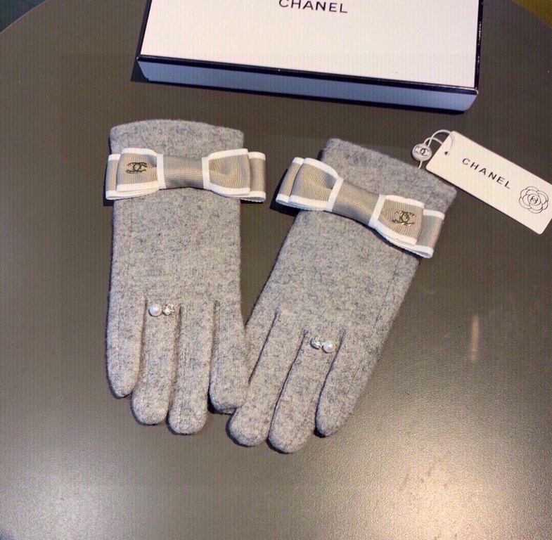 2021 New Chanel Chanel counter new wool gloves, fashion gloves, fall and winter warm padded lining, big bow   On the hand super comfortable and soft, versatile! With box   average size