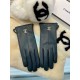 Dark green New exclusive first Chanel Chanel women's new high-grade sheepskin gloves    Goddess preferred can not miss      First-class sheepskin Leather fine and soft cashmere lining to keep warm better Goddesses set of