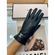 Dark green New exclusive first Chanel Chanel women's new high-grade sheepskin gloves    Goddess preferred can not miss      First-class sheepskin Leather fine and soft cashmere lining to keep warm better Goddesses set of