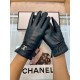 Dark green New exclusive first Chanel Chanel women's new high-grade sheepskin gloves    Goddess preferred can not miss      First-class sheepskin Leather fine and soft cashmere lining to keep warm better Goddesses set of