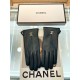 Dark green New exclusive first Chanel Chanel women's new high-grade sheepskin gloves    Goddess preferred can not miss      First-class sheepskin Leather fine and soft cashmere lining to keep warm better Goddesses set of