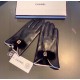 .Chanel Chanel 2021 fall and winter mink hair bow sheepskin gloves   cell phone touch screen, worth comparing     the same paragraph of different quality, kill the market poor product, imported a first-class sheepskin  l