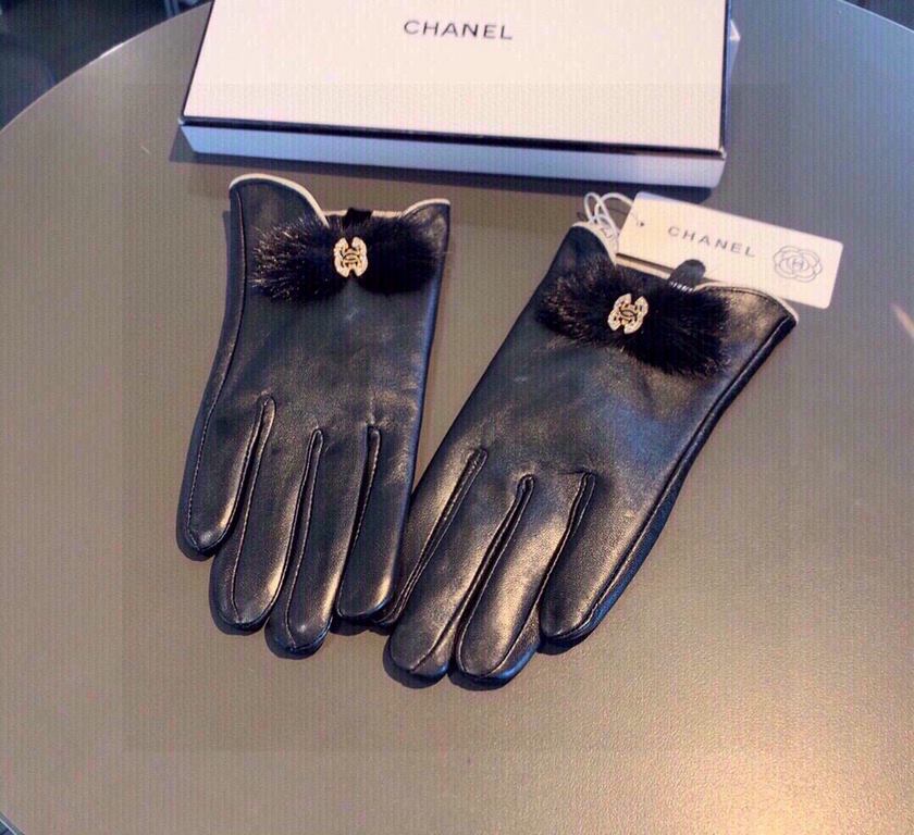 .Chanel Chanel 2021 fall and winter mink hair bow sheepskin gloves   cell phone touch screen, worth comparing     the same paragraph of different quality, kill the market poor product, imported a first-class sheepskin  l