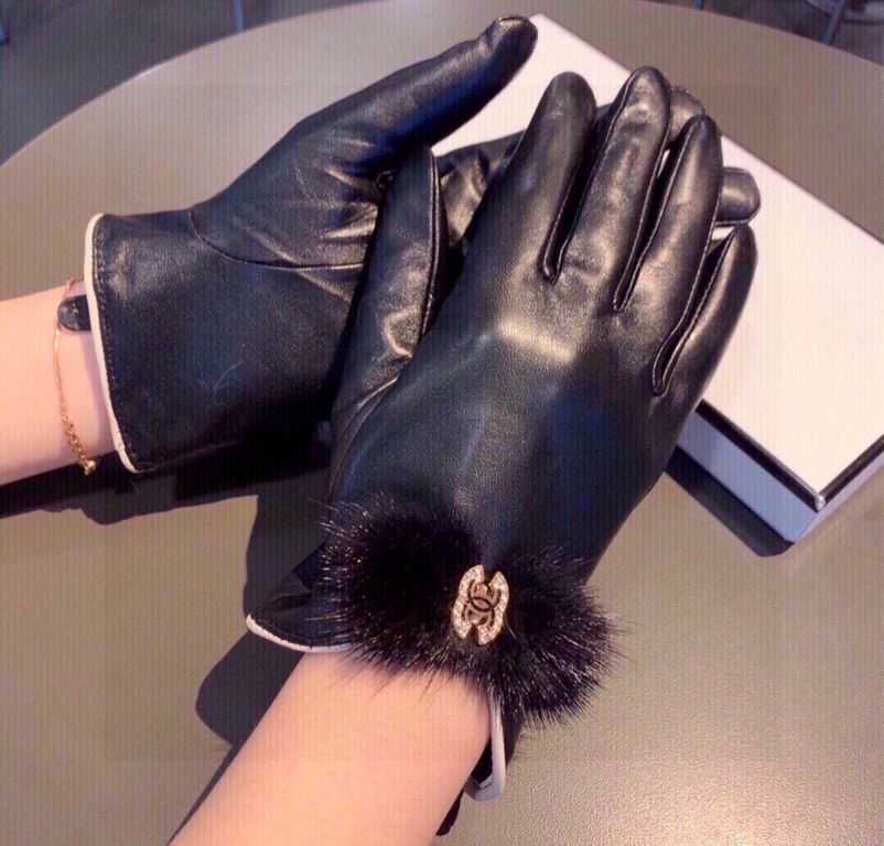 .Chanel Chanel 2021 fall and winter mink hair bow sheepskin gloves   cell phone touch screen, worth comparing     the same paragraph of different quality, kill the market poor product, imported a first-class sheepskin  l