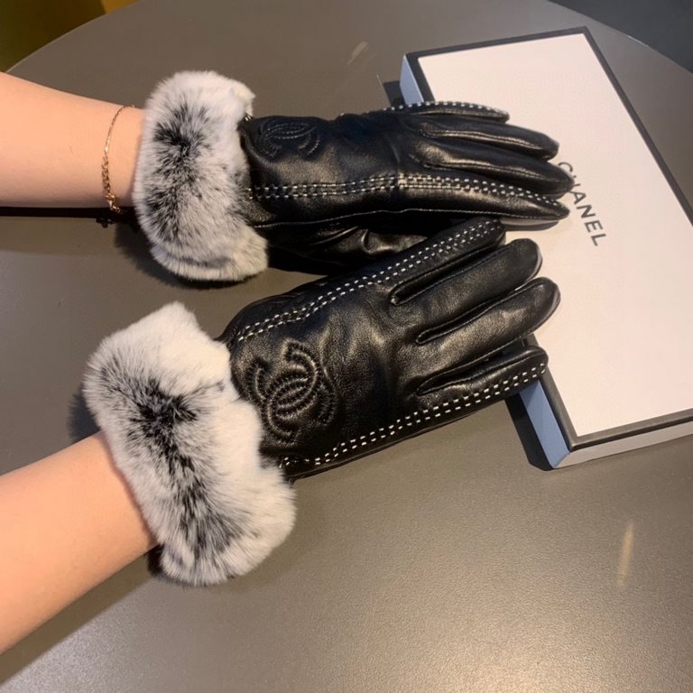 .Chanel Chanel 2022 fall and winter lazy rabbit hair sheepskin gloves   cell phone touch screen, worth comparing     the same paragraph of different qualities, kill the market poor products, imported first-class sheepski