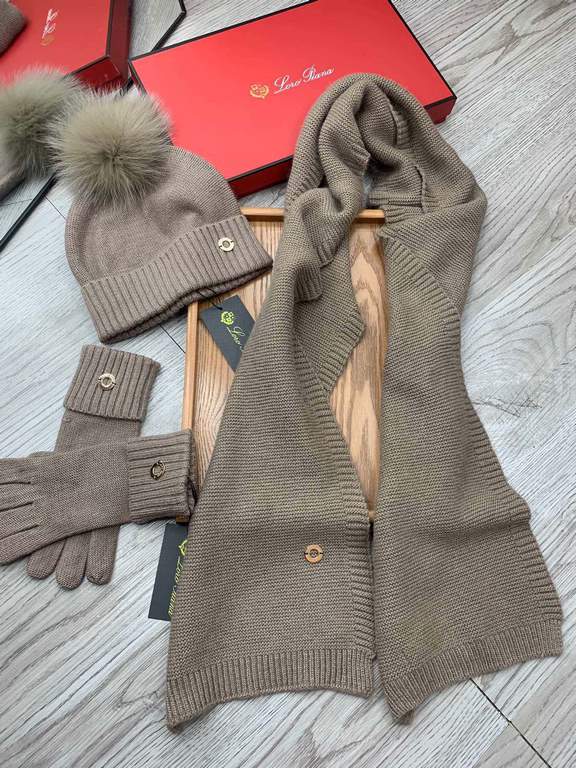 LP. [Three-piece wool suit fox hair hat  scarf  gloves] classic set of hats! Warm and super comfortable ~ winter Miss ageing artifacts Oh ~ this winter you are missing such a set of suit hat la ~ and warm and fashionable