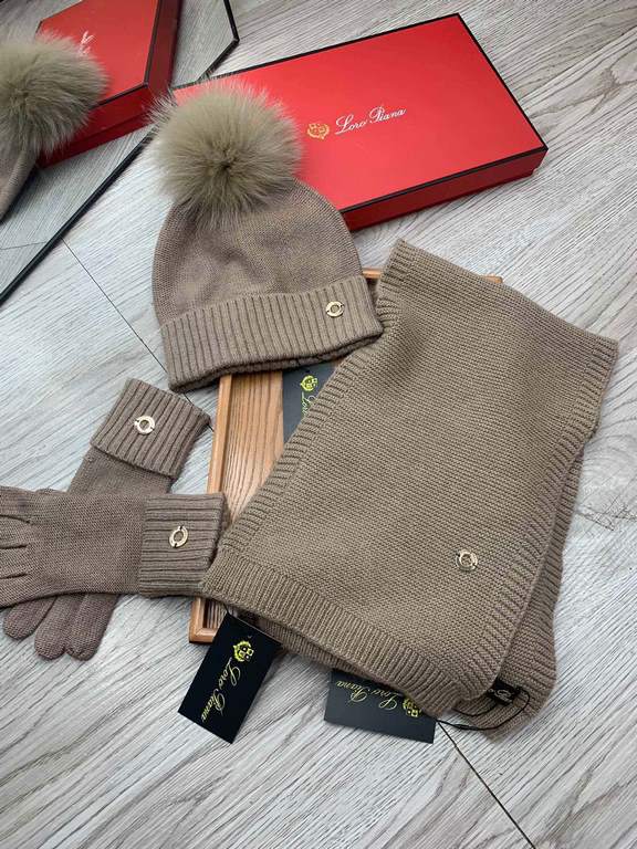 LP. [Three-piece wool suit fox hair hat  scarf  gloves] classic set of hats! Warm and super comfortable ~ winter Miss ageing artifacts Oh ~ this winter you are missing such a set of suit hat la ~ and warm and fashionable