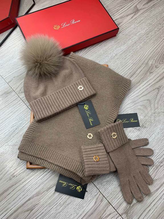 LP. [Three-piece wool suit fox hair hat  scarf  gloves] classic set of hats! Warm and super comfortable ~ winter Miss ageing artifacts Oh ~ this winter you are missing such a set of suit hat la ~ and warm and fashionable