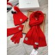 Masked mouth. [Three-piece wool suit fox hair hat  scarf  gloves] classic suit hat! Warm and super comfortable ~ winter Miss ageing artifacts Oh ~ this winter you are just short of such a set of suit hat la ~ and warm an