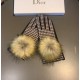 with packagingDior Dior counter new large fox fur ball   wool gloves   fashion gloves, fall and winter warm must-have, padded lining, thousand bird check   on the hand super comfortable and soft,   versatile! average siz