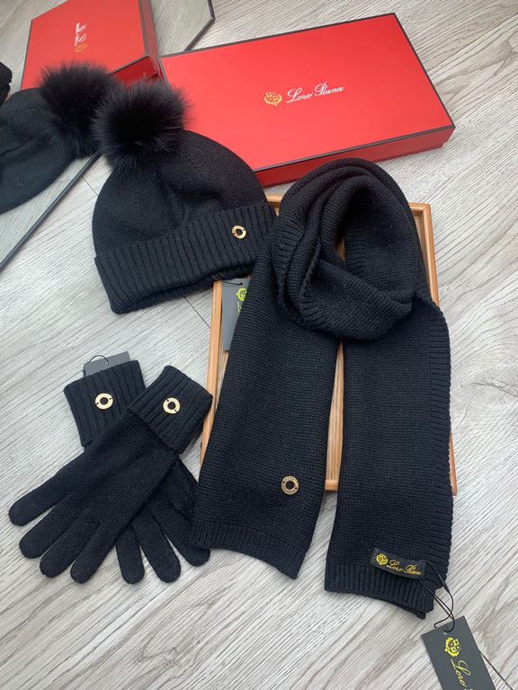 LP. [Three-piece wool suit fox hair hat  scarf  gloves] classic set of hats! Warm and super comfortable ~ winter Miss ageing artifacts Oh ~ this winter you are missing such a set of suit hat la ~ and warm and fashionable