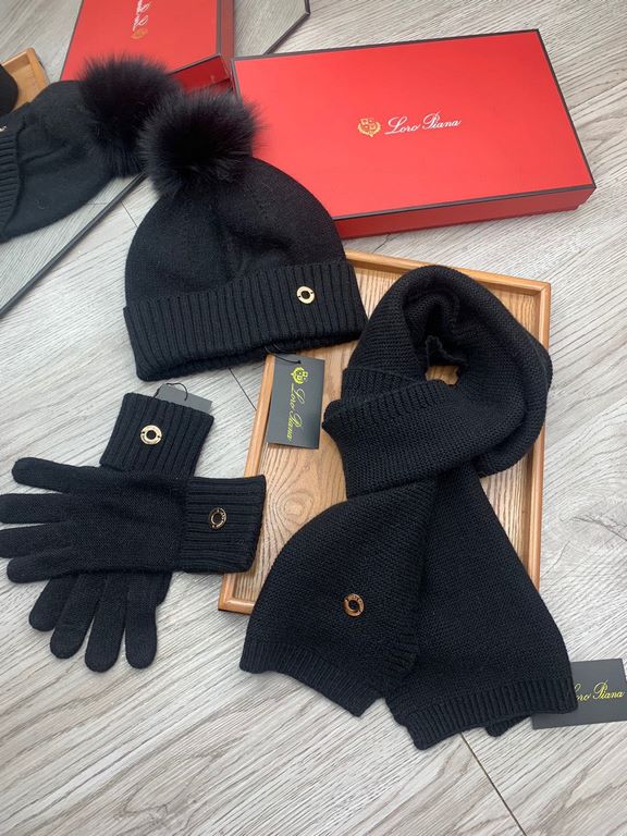 LP. [Three-piece wool suit fox hair hat  scarf  gloves] classic set of hats! Warm and super comfortable ~ winter Miss ageing artifacts Oh ~ this winter you are missing such a set of suit hat la ~ and warm and fashionable