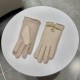 GUCCI Gucci Counter new wool gloves, fashion gloves, fall and winter warm padded lining, noblewomen and celebrities super customized, on the hand super comfortable and soft, versatile! Average size