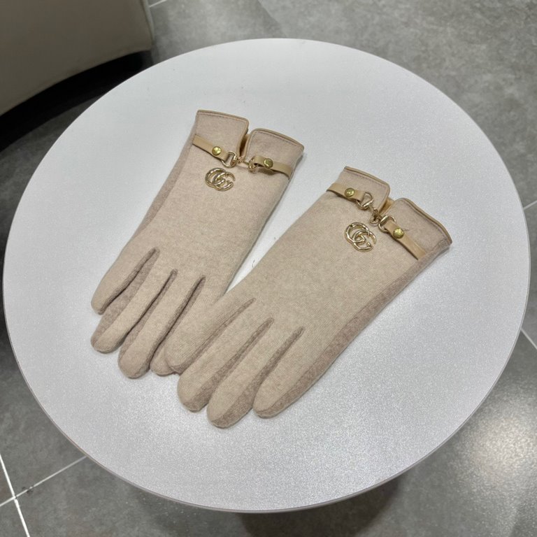 GUCCI Gucci Counter new wool gloves, fashion gloves, fall and winter warm padded lining, noblewomen and celebrities super customized, on the hand super comfortable and soft, versatile! Average size