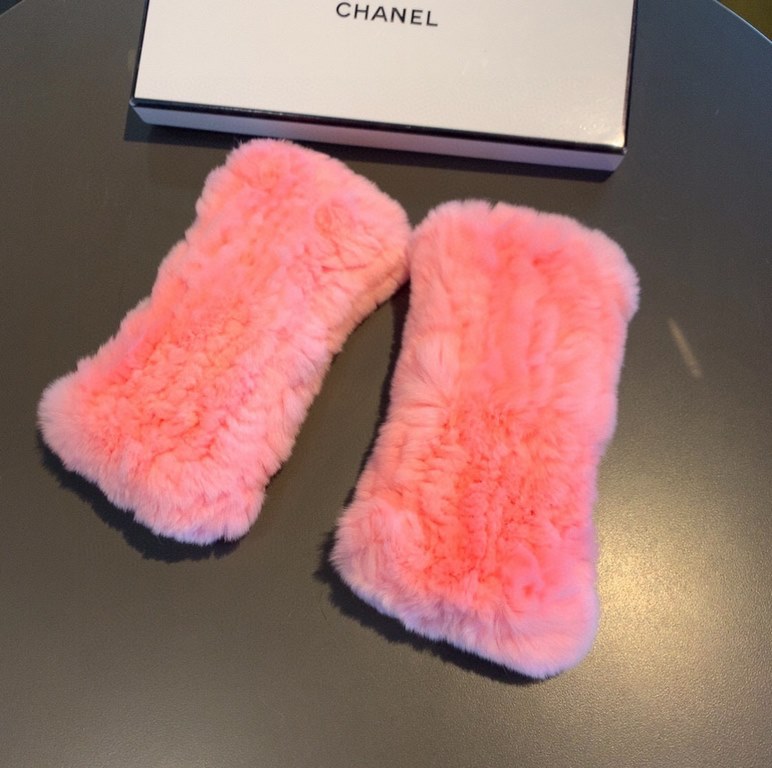 with packagingChanel Chanel 2022 fall and winter lazy rabbit hair open-fingered half cut gloves   goddesses set of beauty must-have single product, worth comparing     the same paragraph of different qualities, kill the 