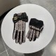 Chanel Chanel counter new wool gloves, fashion gloves, fall and winter warm padded lining, super whine bow  , on the hand super comfortable and soft, versatile! With box   even size