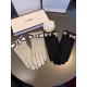 批 Chanel fall and winter women's touch screen gloves    wool  cute butterfly   lining padded soft and cozy driving recommended models