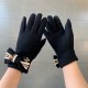 批 Chanel fall and winter women's touch screen gloves    wool  cute butterfly   lining padded soft and cozy driving recommended models