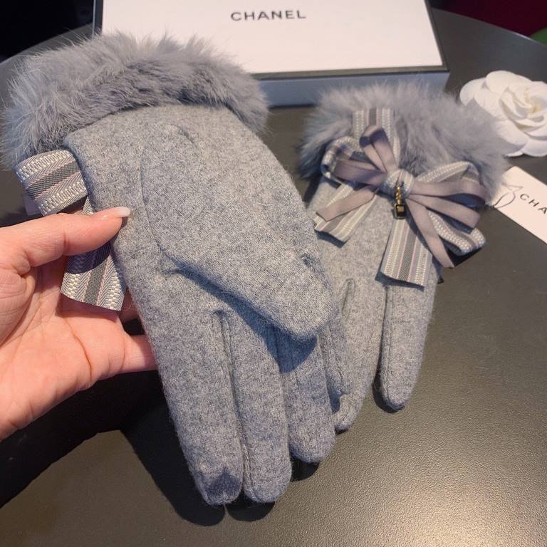 Chanel Chanel 2022 fall and winter lazy rabbit hair wool gloves   worth comparing     the same paragraph of different quality, kill the market poor product, wool ten lazy rabbit hair lining padded   classic but not fashi