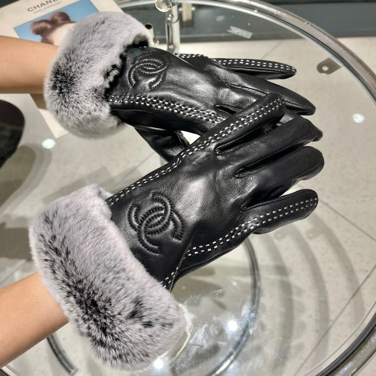 Chanel Chanel 2022 fall and winter double C lazy rabbit hair sheepskin gloves   cell phone touch screen, worth comparing     the same paragraph different quality, kill the market poor product, imported a first-class shee