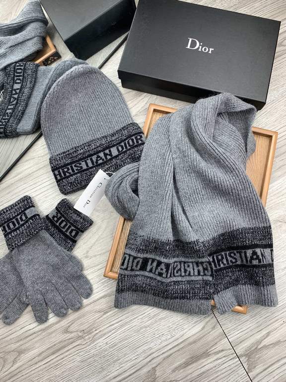 D home. Wool suit hat  scarf  gloves three-piece set 】 classic suit hat! Warm and super comfortable ~ winter Miss ageing artifacts Oh ~ this winter you are missing such a set of suit hat la ~ and warm and stylish! Men's 