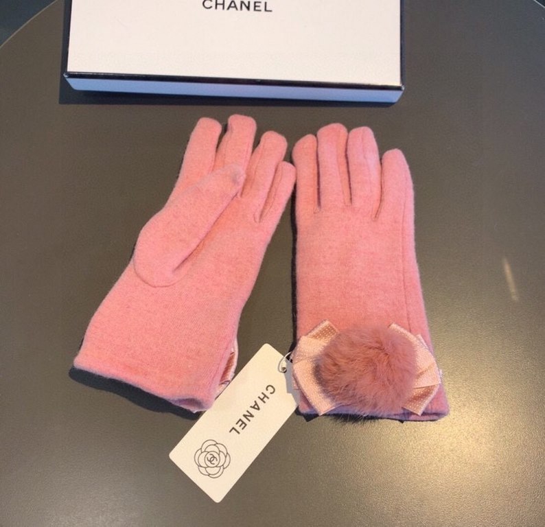 With packaging2022 new Chanel Chanel counter new wool gloves, fashion gloves, fall and winter warm padded lining, with fox fur ball ten bow   on the hand super comfortable and soft, versatile! Average size