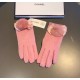 With packaging2022 new Chanel Chanel counter new wool gloves, fashion gloves, fall and winter warm padded lining, with fox fur ball ten bow   on the hand super comfortable and soft, versatile! Average size