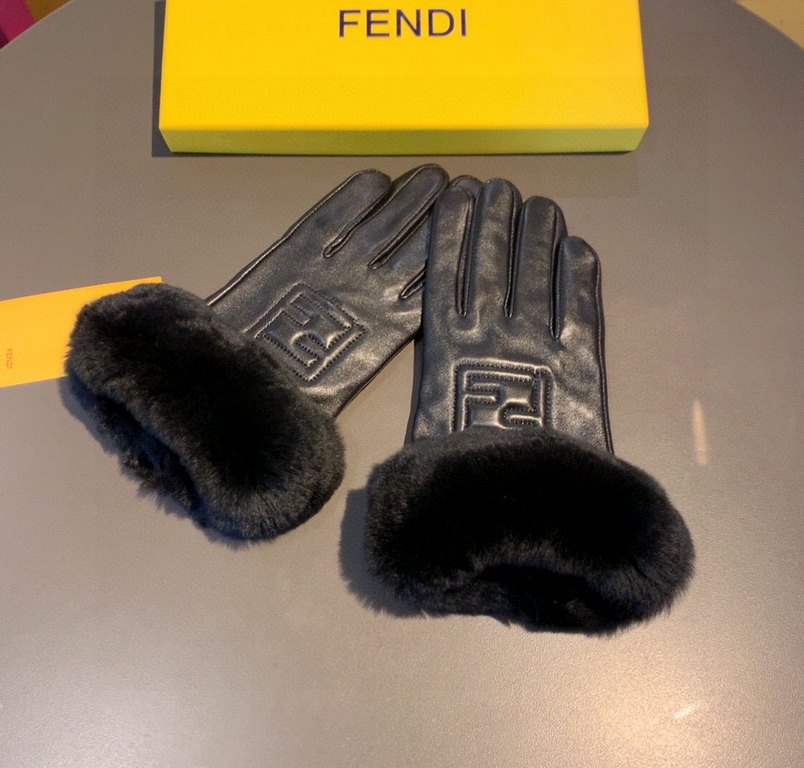 .Fendi FENDI  2022 fall and winter lazy rabbit hair sheepskin embroidered gloves   cell phone touch screen, worth comparing     the same paragraph of different quality, kill the market poor products, imported first-class