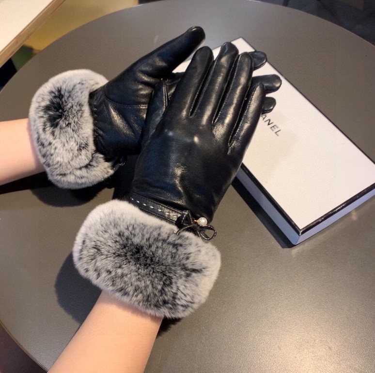 with packagingChanel Chanel 2022 fall and winter lazy rabbit hair sheepskin gloves   cell phone touch screen, worth comparing     the same paragraph of different quality, kill the market poor product, imported a first-cl