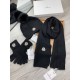 Monmouth. [Three-piece wool suit fox hair hat  scarf  gloves] classic set hat! Warm and super comfortable ~ winter miss ageing artifacts Oh ~ this winter you are just short of such a set of suit hat la ~ and warm and sty