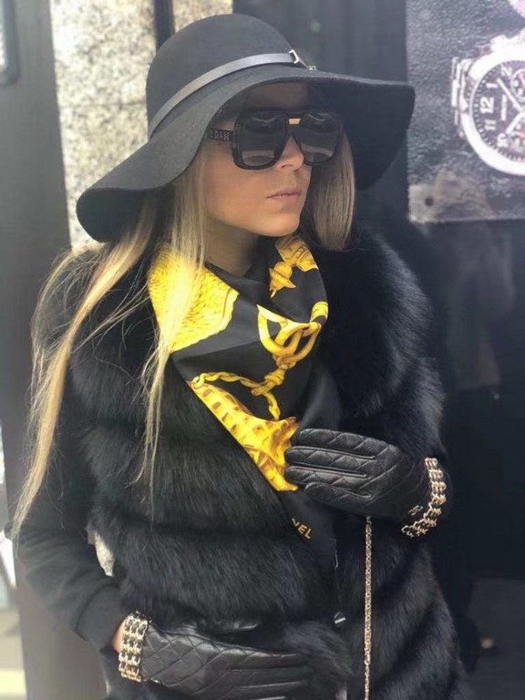 Chanel Chanel latest chain    touch screen gloves, using imported goatskin  , silk lining [hee-haw] [hee-haw] cost-effective very high,   , goddess essential