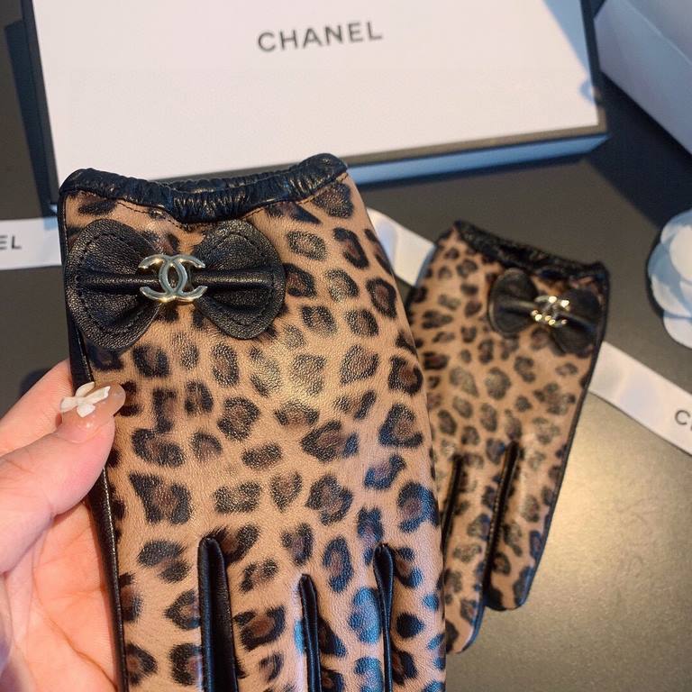 2022 new exclusive first   leopard bow   touch screen gloves Chanel Chanel [original quality] official website synchronization women's new high-grade sheepskin gloves    goddess preferred can not be missed       hundred 