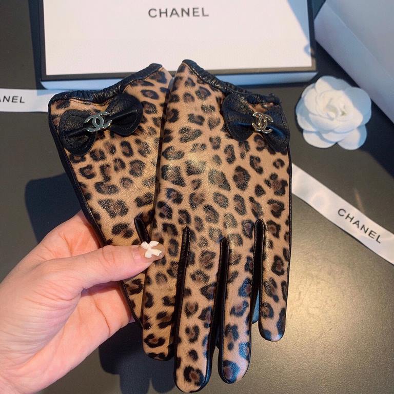 2022 new exclusive first   leopard bow   touch screen gloves Chanel Chanel [original quality] official website synchronization women's new high-grade sheepskin gloves    goddess preferred can not be missed       hundred 