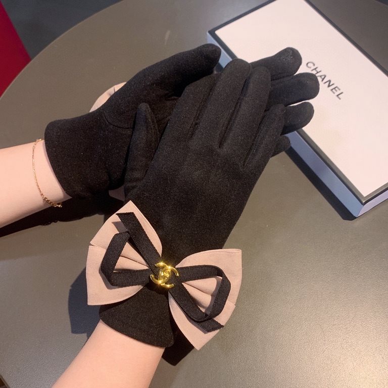 2022 new Chanel Chanel counter new wool gloves, fashion gloves, fall and winter warm padded lining, on the hand super comfortable and soft, versatile! Matching box   even size