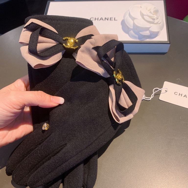 2022 new Chanel Chanel counter new wool gloves, fashion gloves, fall and winter warm padded lining, on the hand super comfortable and soft, versatile! Matching box   even size