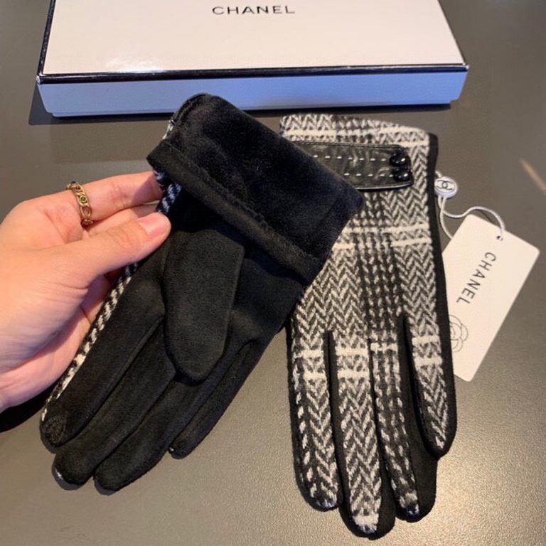 With packaging2022 new Chanel Chanel counter new wool gloves, fashion gloves, fall and winter warm padded lining, on the hand super comfortable and soft, versatile! Average size