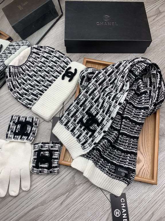 C family. [Three-piece wool suit hat  scarf  gloves] classic suit hat! Warm and super comfortable ~ winter Miss ageing artifacts Oh ~ this winter you are missing such a set of suit hat la ~ and warm and stylish! Men's an