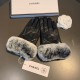 with packagingChanel Chanel 2022 fall and winter lazy rabbit hair sheepskin gloves   cell phone touch screen, worth comparing     the same paragraph of different quality, kill the market poor product, imported a first-cl