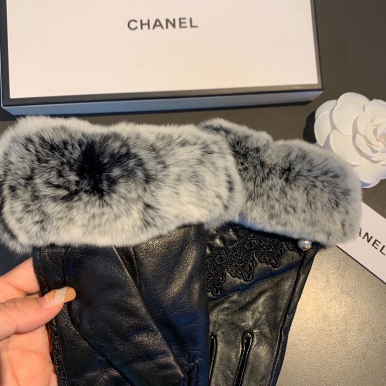 with packagingChanel Chanel 2022 fall and winter lazy rabbit hair sheepskin gloves   cell phone touch screen, worth comparing     the same paragraph of different quality, kill the market poor product, imported a first-cl