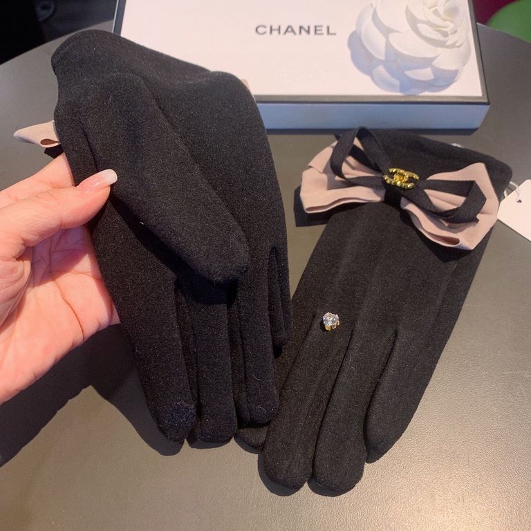 2022 new Chanel Chanel counter new wool gloves, fashion gloves, fall and winter warm padded lining, on the hand super comfortable and soft, versatile! Matching box   even size