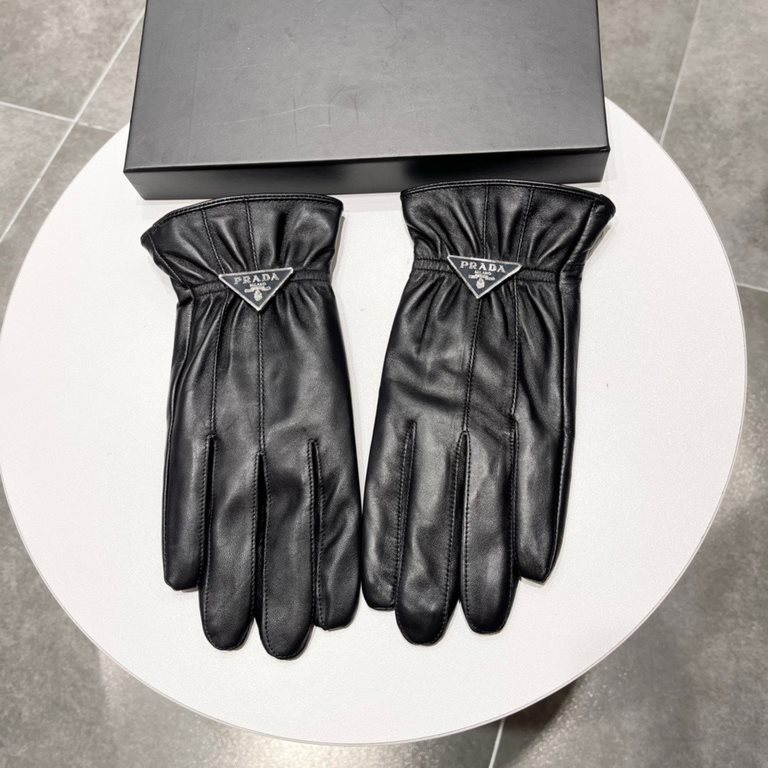 Prada men's new sheepskin gloves, fashion gloves, fall and winter warm padded lining, classic and simple   on the hand super comfortable and soft, versatile! Size XL. X XL